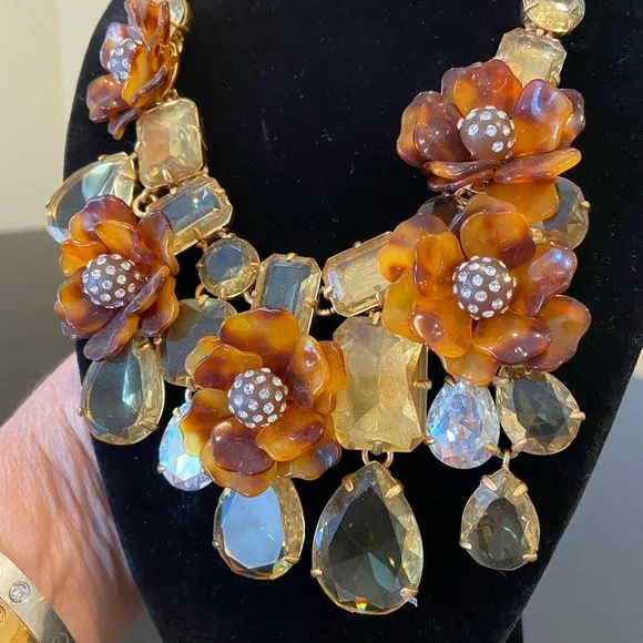 NWT preppy luxury J. Crew flower crystal and tortoise statement necklace